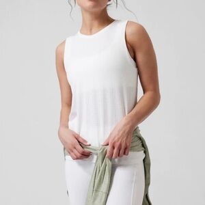 NWOT WOMEN’S ATHLETA IN MOTION TANK IN WHITE SIZE M